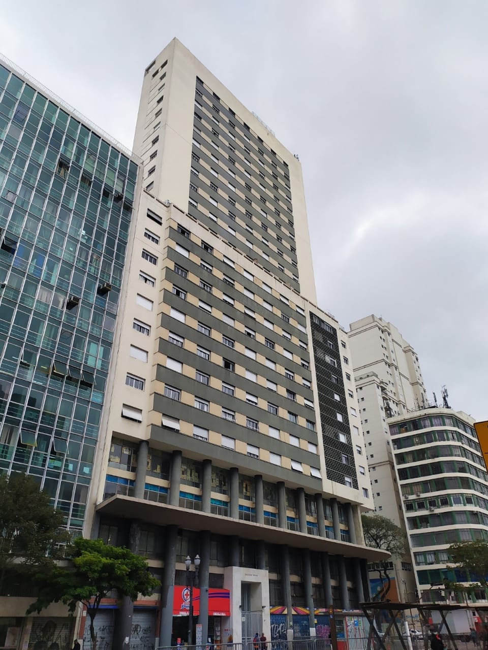 Projeto em vidro e alumínio executado pela Isac Vidros